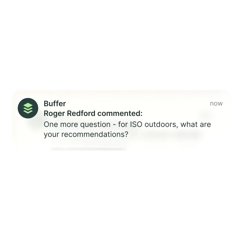 Pila de notificaciones con una notificación de Buffer sobre un nuevo comentario.