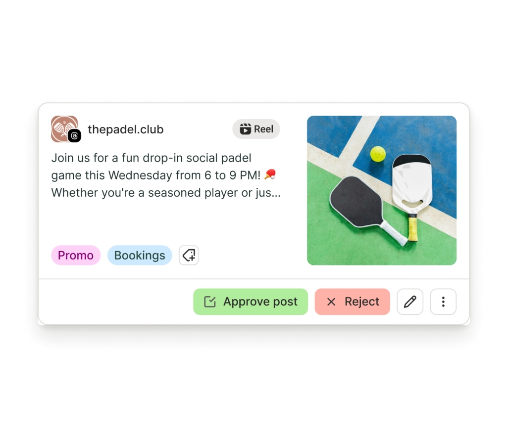 Vista delle approvazioni dei post di Buffer con opzioni per aggiungere alla coda e spostare nelle bozze.
